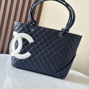Classic CHANEL Bag: A Stylish and Versatile Choice for Elegance